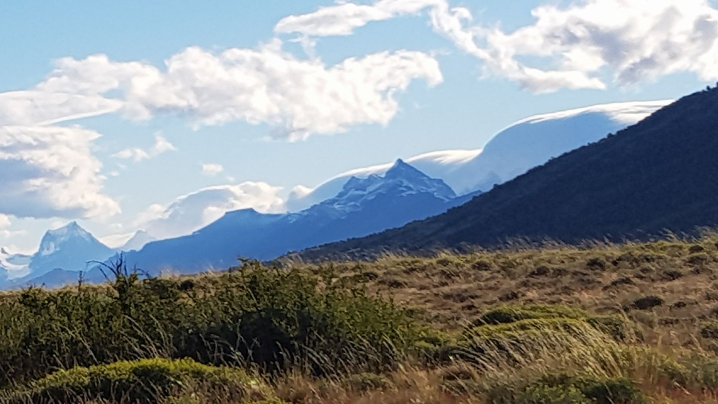 Estepa y cordillera en Estancia Rio Mitre.